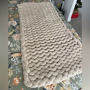 Chunky Knit Throw Blanket